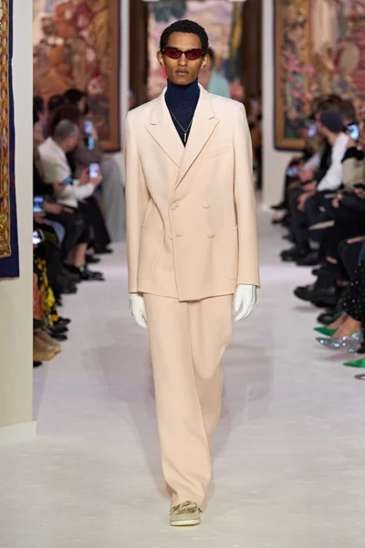 Look 49